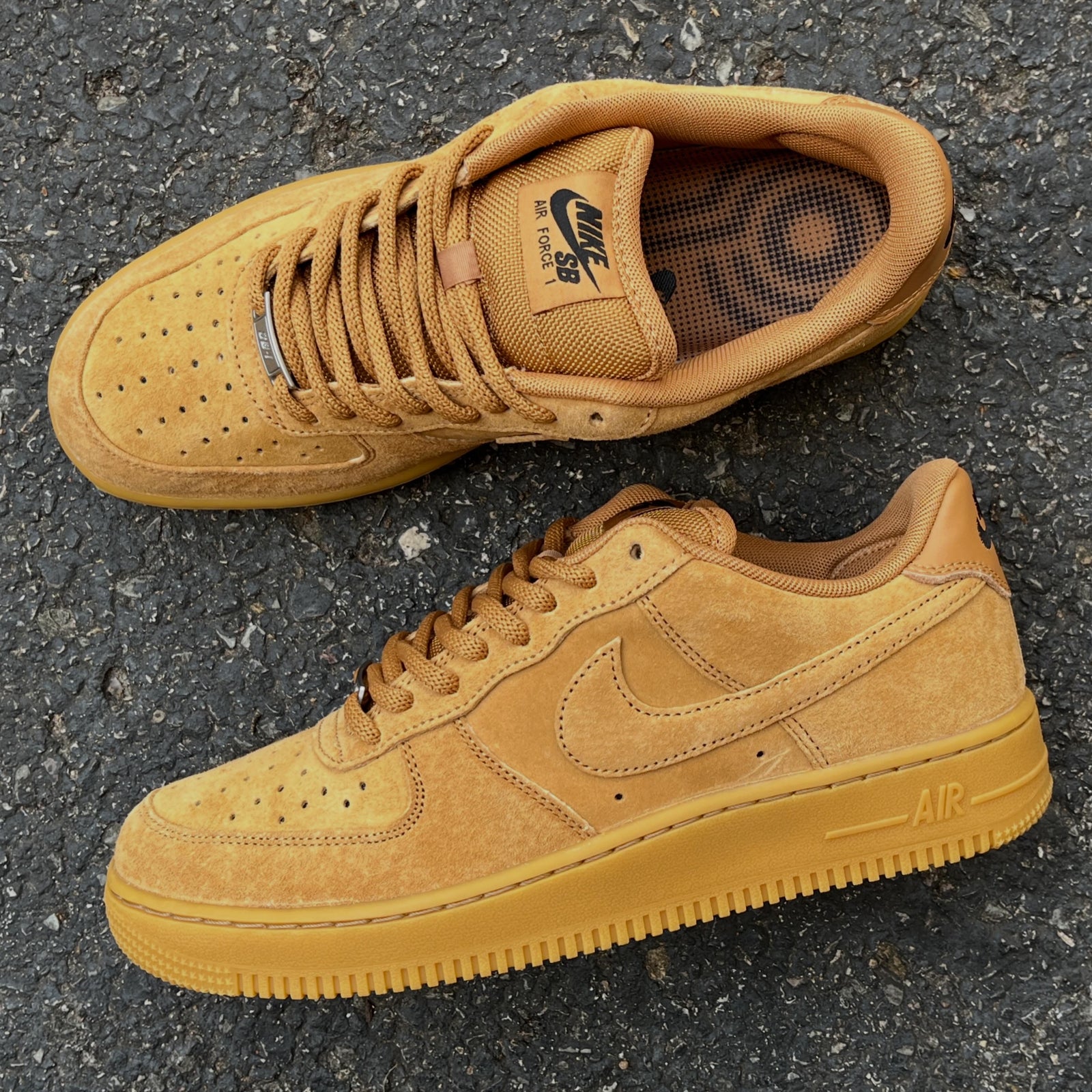 NIKE SB AIR FORCE 1 WHEAT